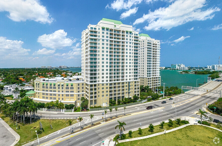 7950 NE Bayshore Ct, Miami, FL for sale - Building Photo - Image 1 of 1