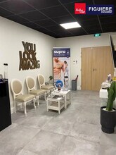 Office in Saint-Cannat to rent Interior Photo- Image 1 of 2