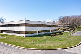 100 Summit Ave, Montvale, NJ for sale Primary Photo- Image 1 of 1