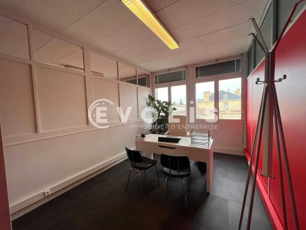 Office in Bordeaux to rent Interior Photo- Image 1 of 6