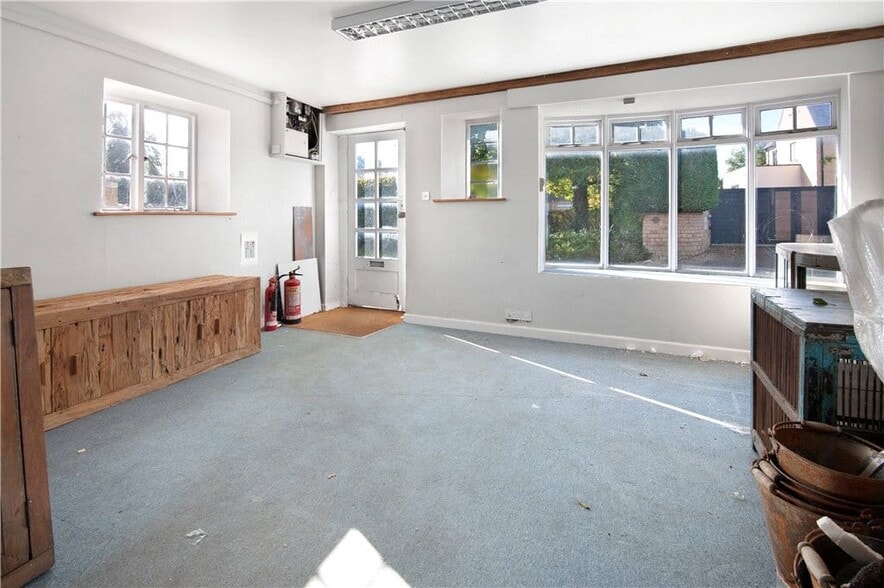 Hospital Rd, Moreton In Marsh for sale - Interior Photo - Image 3 of 23