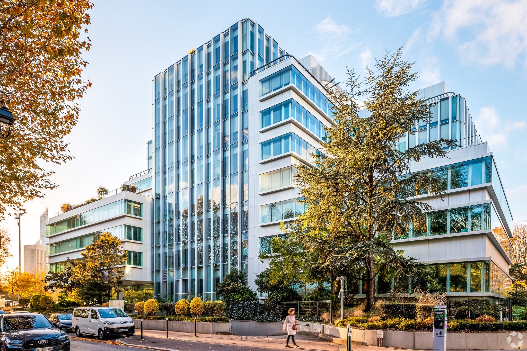 40-52 Boulevard Du Parc, Neuilly-sur-Seine to rent Building Photo- Image 1 of 34