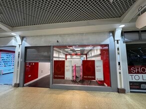 Wellington St, Aldershot to rent Interior Photo- Image 2 of 5