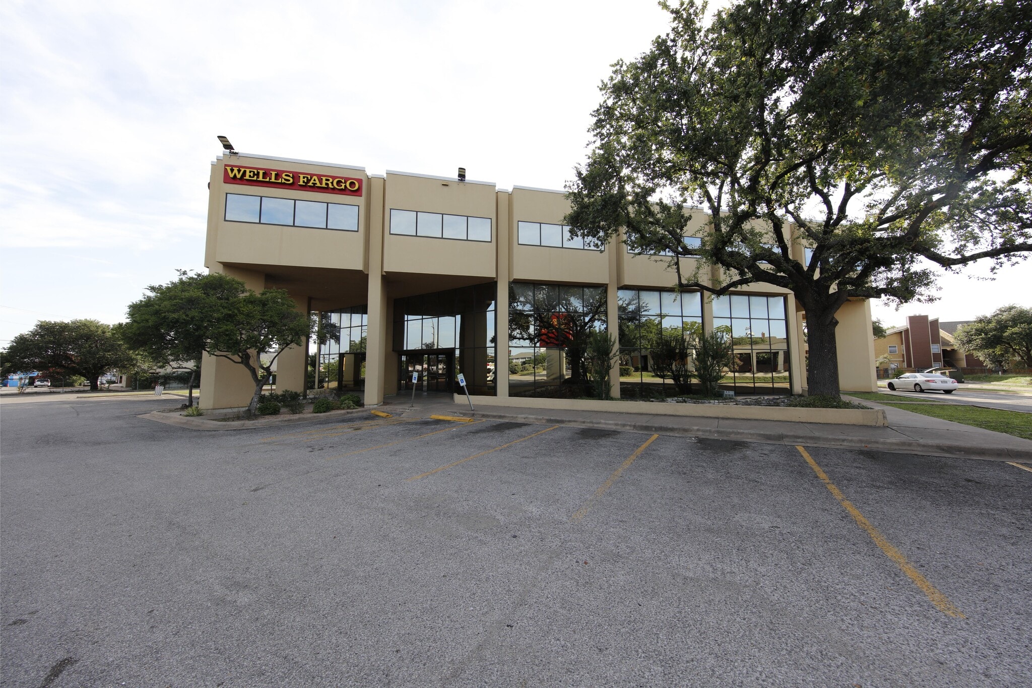 9800 N Lamar Blvd, Austin, TX to rent Building Photo- Image 1 of 8