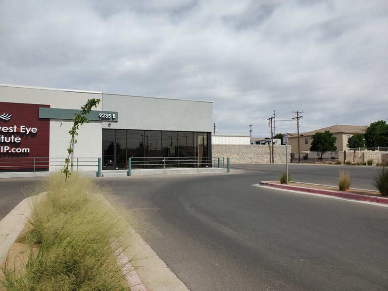 9235 Dyer St, El Paso, TX for rent - Building Photo - Image 3 of 9