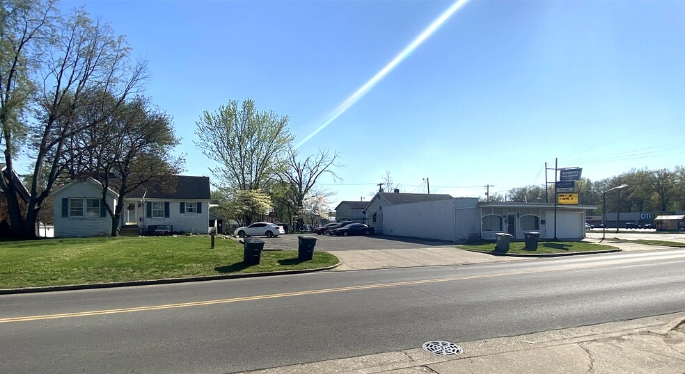 2009 Pollack Ave, Evansville, IN for sale - Building Photo - Image 1 of 8