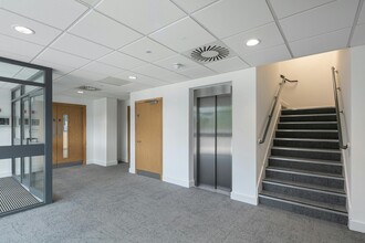 93 George Richards Way, Altrincham to rent Building Photo- Image 1 of 15
