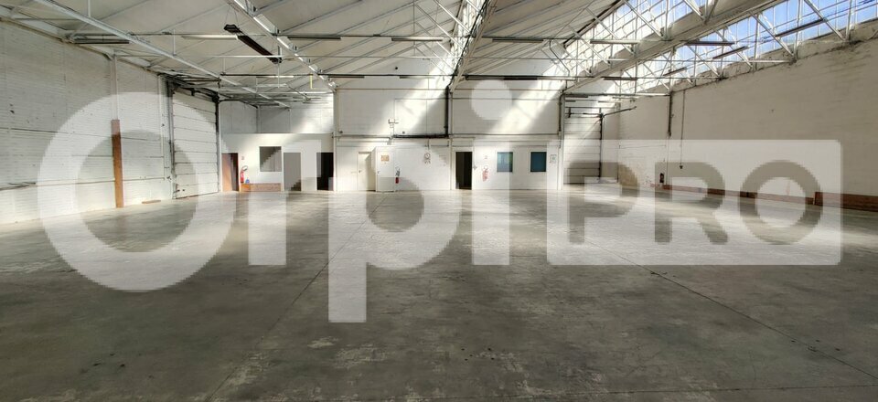 Light Industrial in Massy to rent - Interior Photo - Image 2 of 6