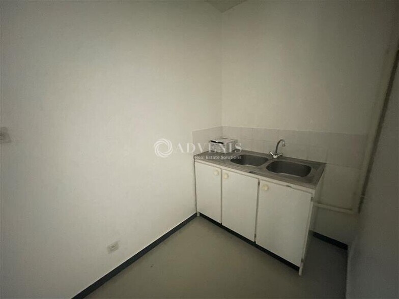 Office in Saint-Soupplets to rent - Interior Photo - Image 3 of 9