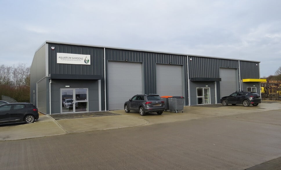 Kingston Park, Old Fletton to rent - Building Photo - Image 2 of 3