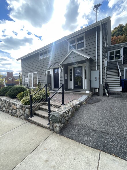 19 Alexander Ave, Belmont, MA for rent - Building Photo - Image 2 of 2