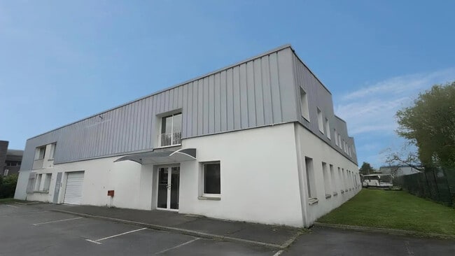 Location Local d'activités 1 470 m²