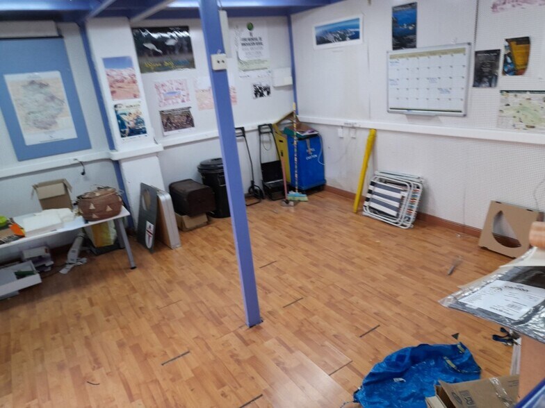 Retail in Cáceres to rent - Building Photo - Image 3 of 9