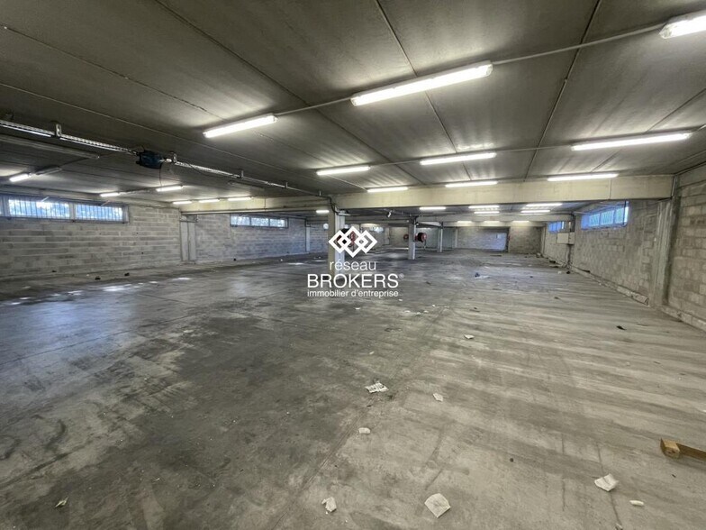 Industrial in Aubagne to rent - Building Photo - Image 2 of 6