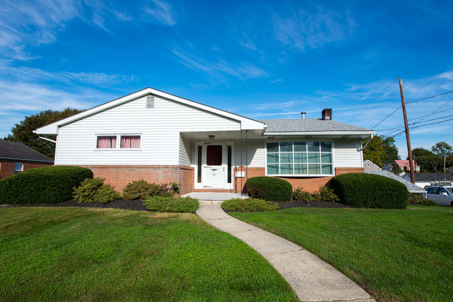 901-903 Chestnut St, Emmaus, PA for sale - Building Photo - Image 1 of 1