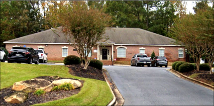 130 North Crest Blvd, Macon-Bibb, GA for rent Building Photo- Image 1 of 7