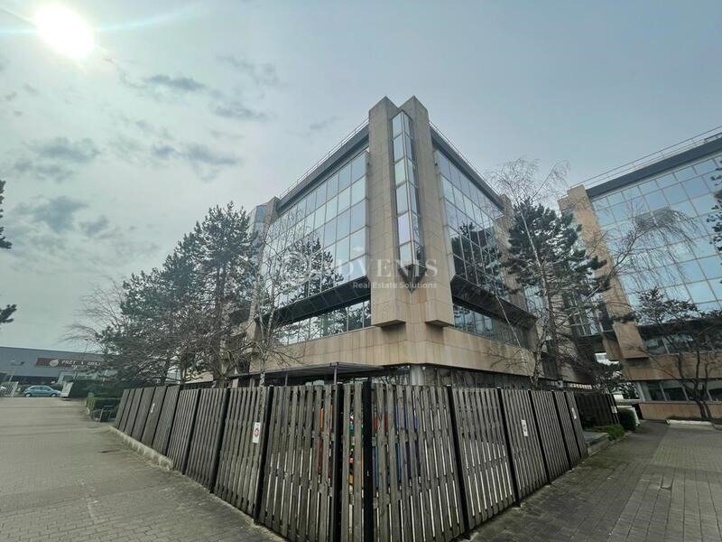 3236 Avenue De L'Europe, Vélizy-Villacoublay to rent Building Photo- Image 1 of 7