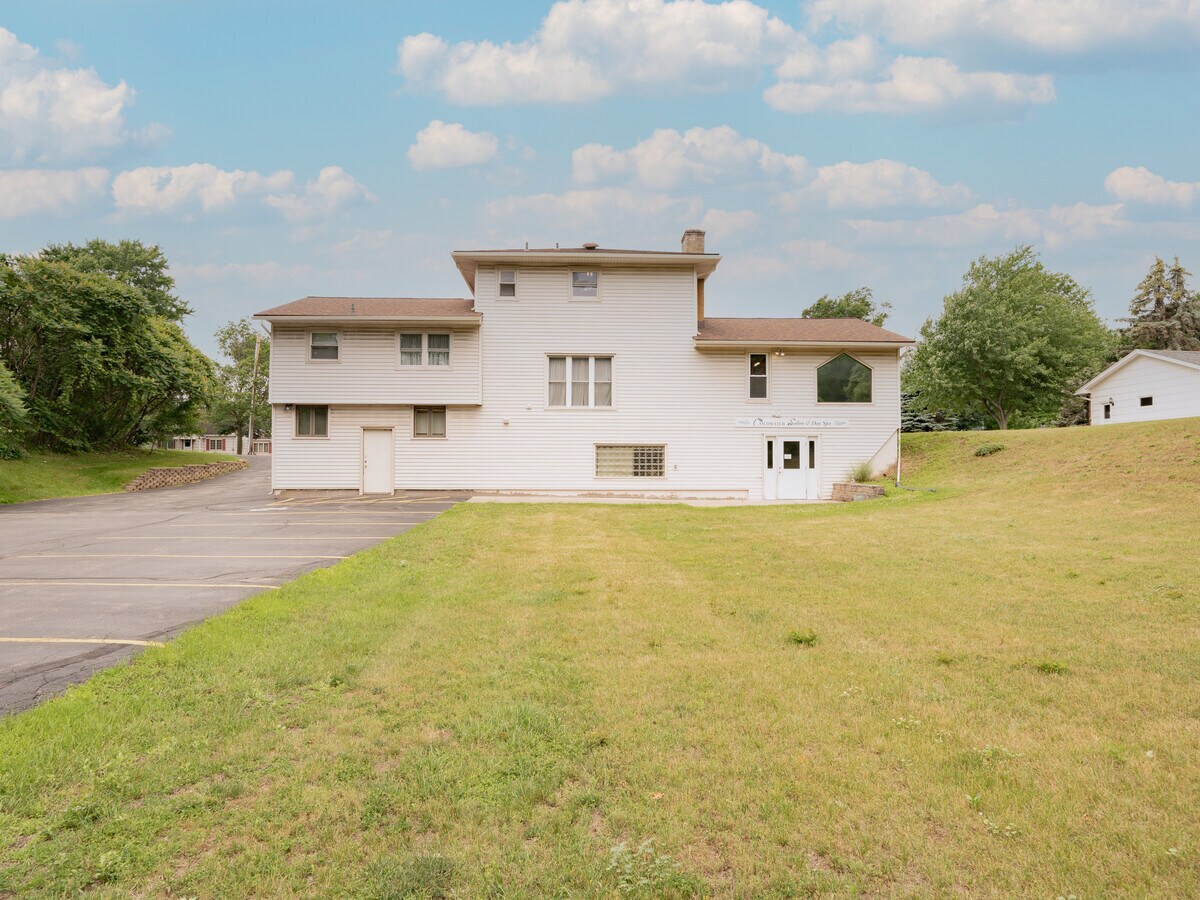 2530 Manitou Rd, Rochester 14624