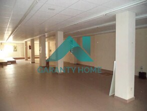 Retail in Cáceres, Cáceres to rent Interior Photo- Image 2 of 5