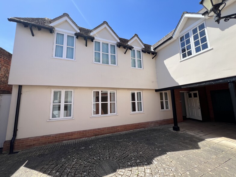 19 High St, Saffron Walden to rent - Building Photo - Image 2 of 5