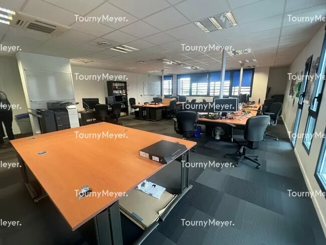 Location Bureaux 402 m²