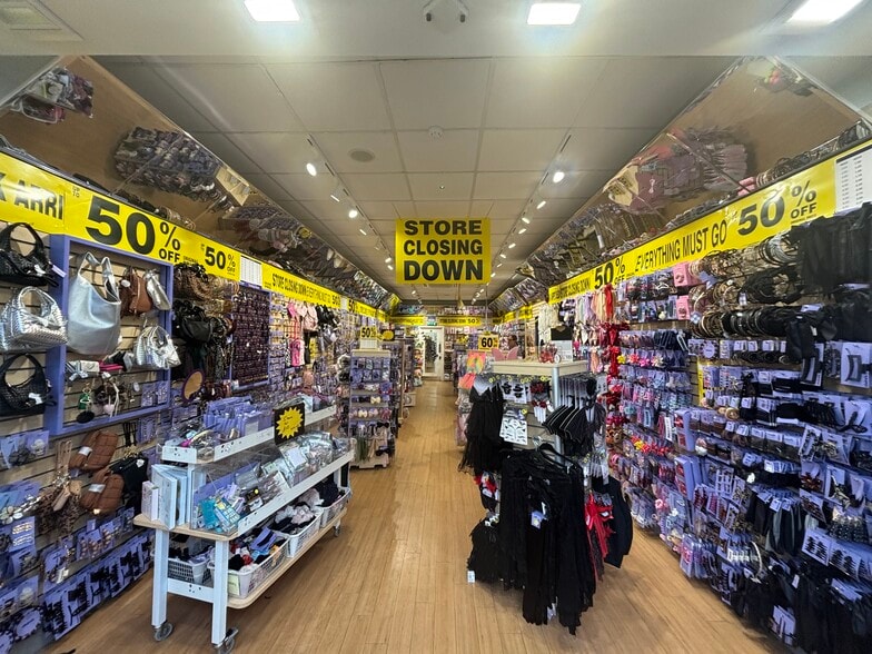 214-218 High St, Ayr to rent - Building Photo - Image 2 of 3