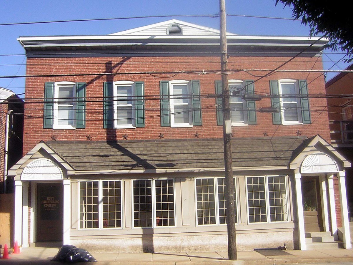 18 E King St, Malvern, PA 19355 UK