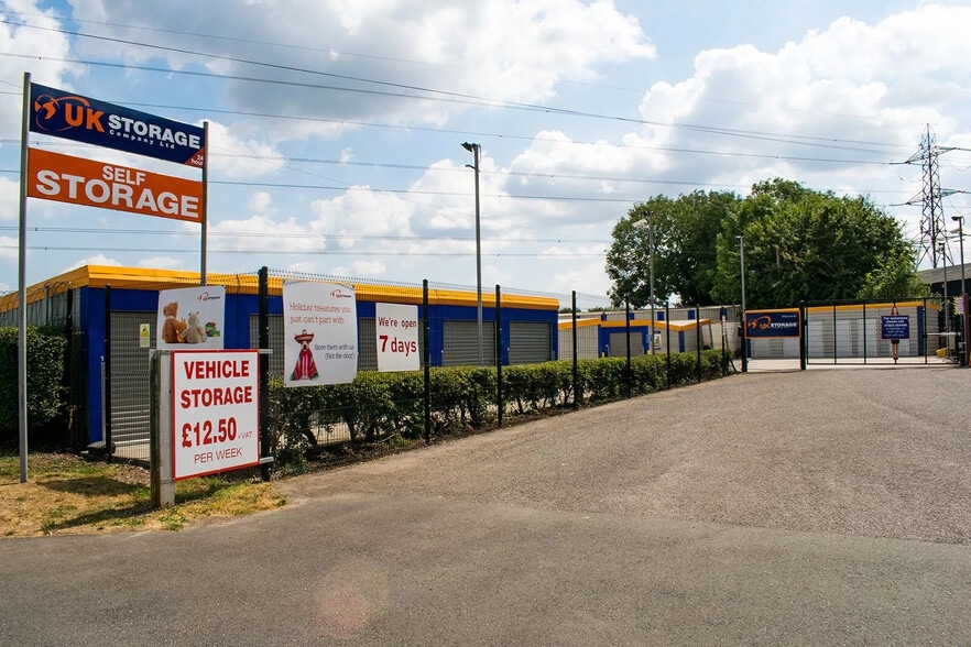 Courtlands, Norton Fitzwarren to rent - Building Photo - Image 1 of 3