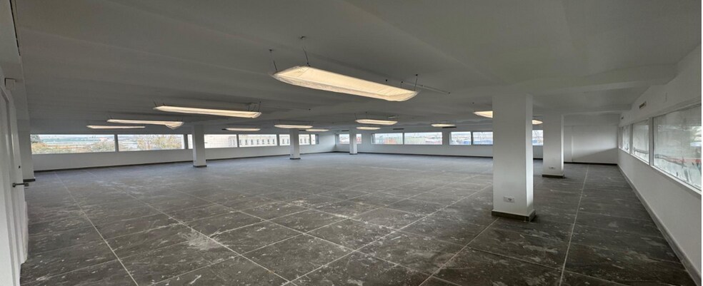 Avenida Jarama, 17, Coslada, Madrid to rent - Interior Photo - Image 2 of 4