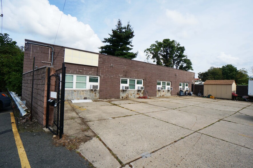 114-116 Anderson St, Hackensack, NJ for sale - Building Photo - Image 2 of 8