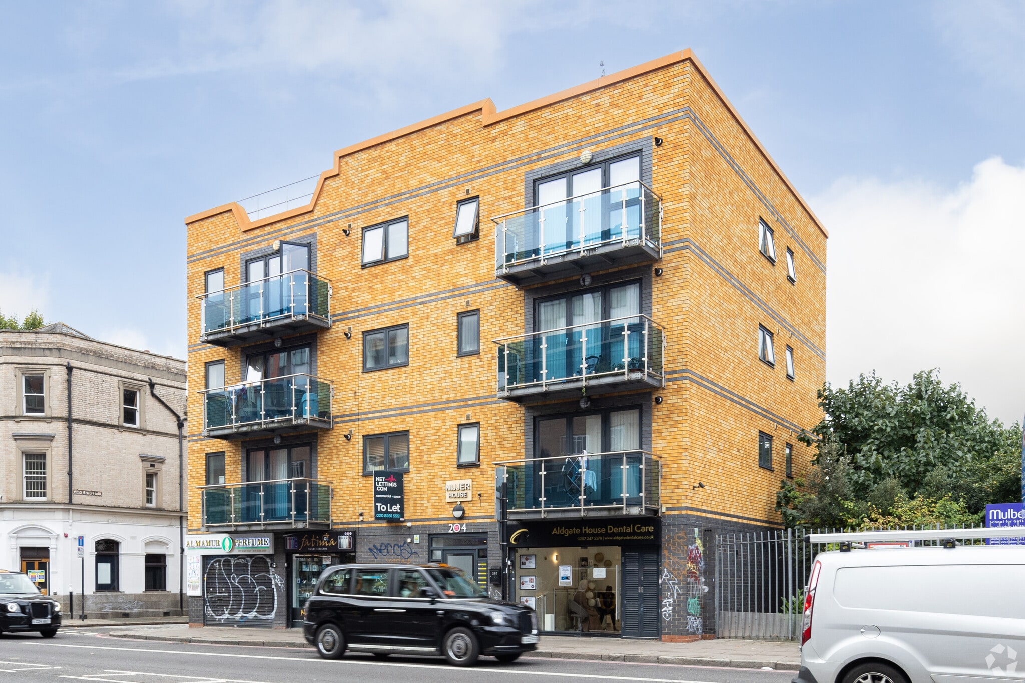 206 Commercial Road Rd, London to rent Primary Photo- Image 1 of 3