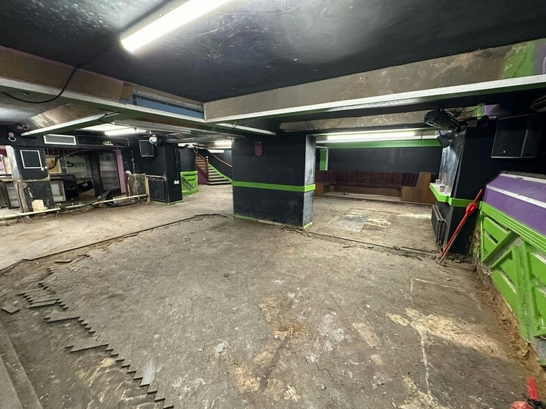 113-115 Seaside Rd, Eastbourne to rent - Building Photo - Image 3 of 4