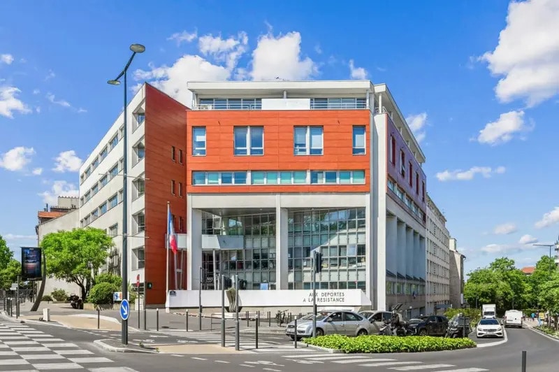 Office in Colombes to rent - Building Photo - Image 2 of 28