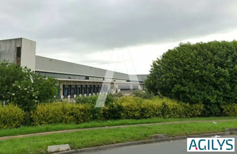 Industrial in Combs-la-Ville to rent Primary Photo- Image 1 of 2