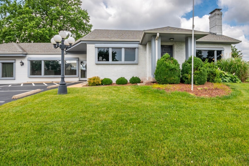 4163 Crescent Dr, Saint Louis, MO for sale Building Photo- Image 1 of 41