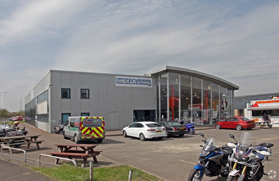 Cirencester Way, Swindon to rent - Other - Image 2 of 4