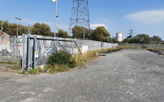 Severn Way, Leeds for rent - Building Photo - Image 3 of 6