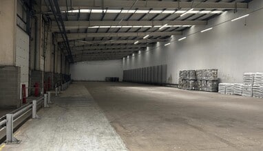 325-347 Oldfield Ln N, Greenford to rent Building Photo- Image 1 of 1