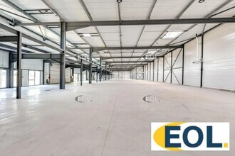 Light Industrial in Le Thillay to rent Interior Photo- Image 2 of 5