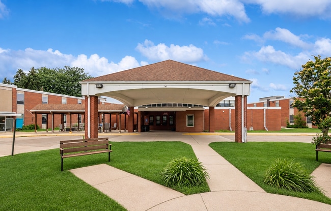 More details for 901 Luther Pl, Albert Lea, MN - Health Care for Auction