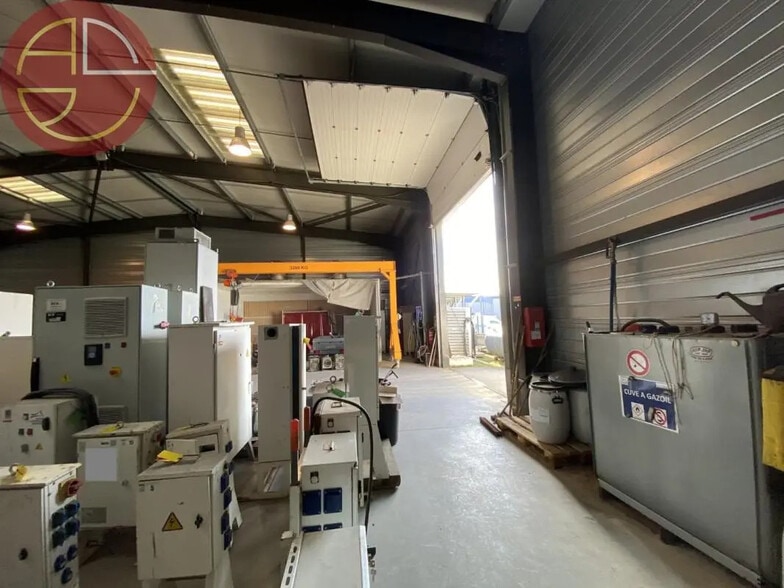 Industrial in Tournefeuille to rent - Building Photo - Image 2 of 6