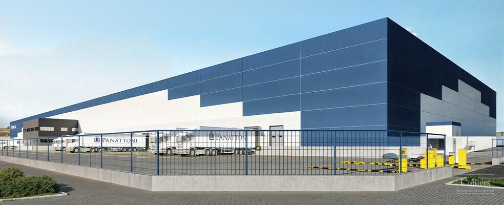 Calle Industria de la Cerveza, Alcantarilla, Murcia to rent - Building Photo - Image 3 of 5