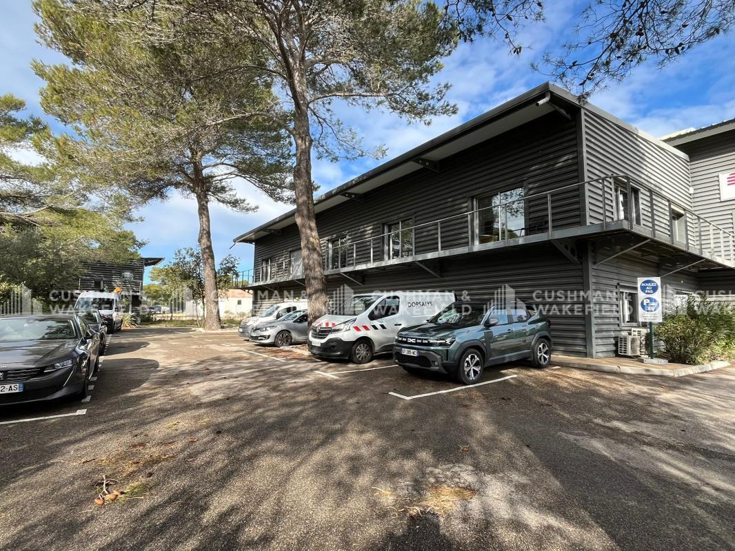 Light Industrial in Signes to rent Building Photo- Image 1 of 10