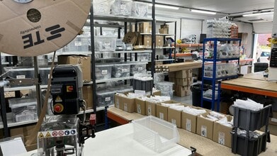 Lower Cape, Warwick to rent Interior Photo- Image 2 of 14