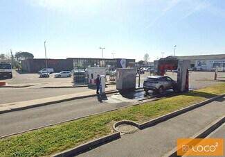 More details for 2 Rue De La Gravette, Gratentour - Retail to Rent