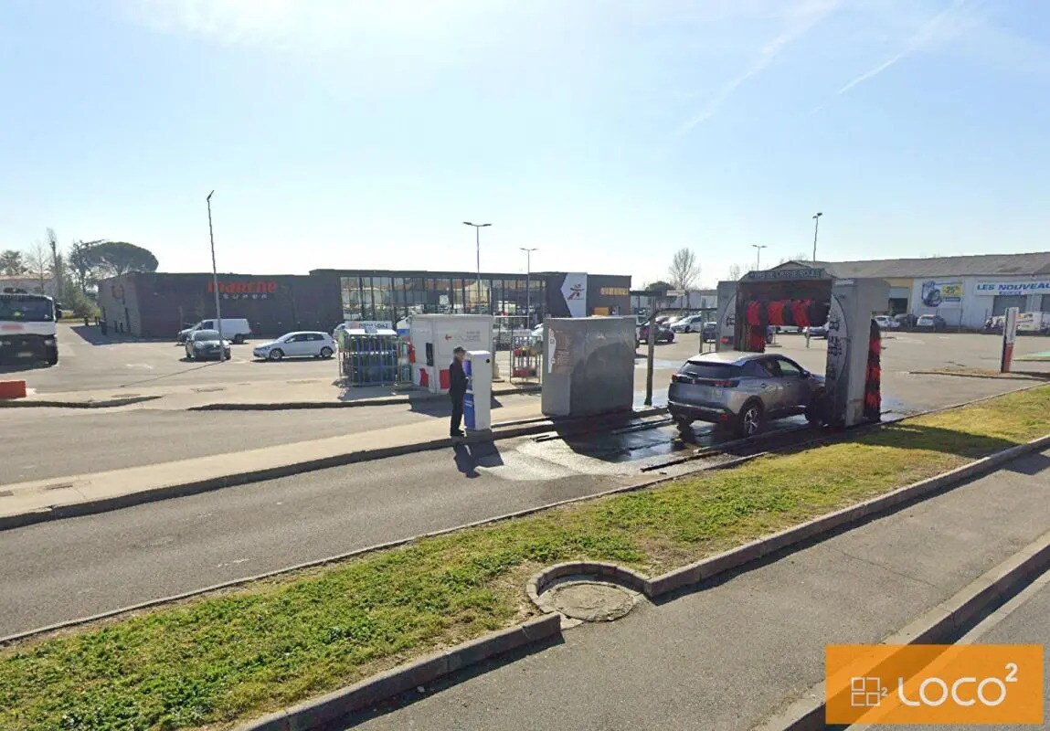 2 Rue De La Gravette, Gratentour to rent Building Photo- Image 1 of 8