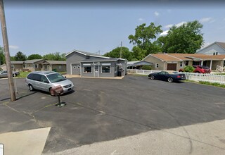 297 S Eisenhower Dr, Edinburgh, IN for sale Primary Photo- Image 1 of 1