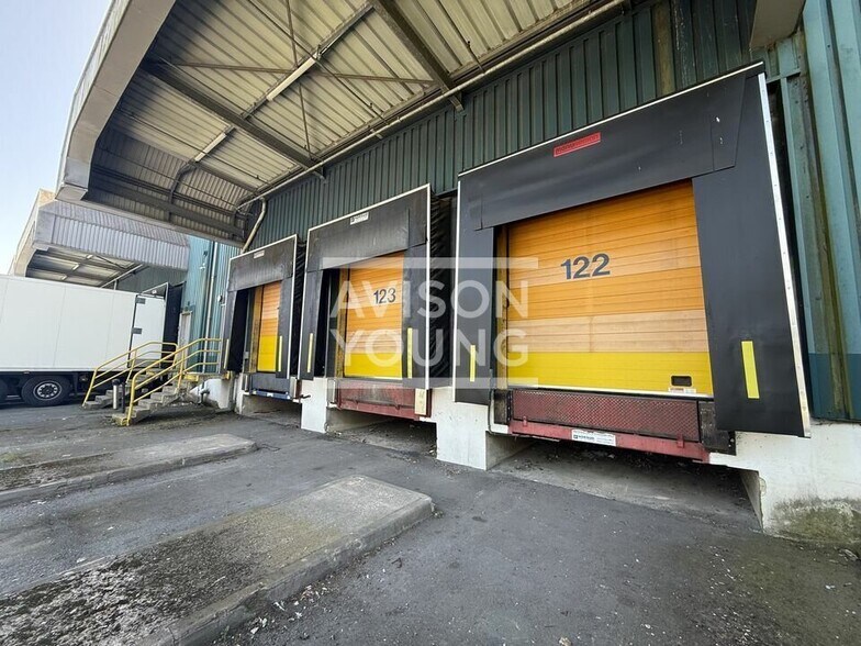 Industrial in Compans to rent - Building Photo - Image 3 of 6
