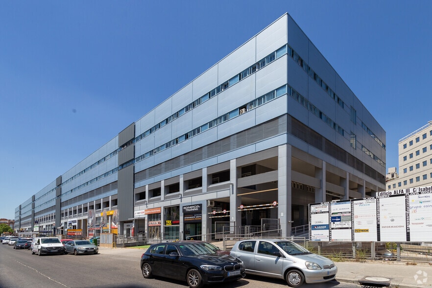 Calle de Isabel Colbrand, 10-12, Madrid, Madrid for sale - Building Photo - Image 1 of 3