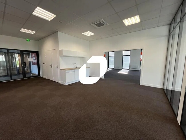 Location Bureaux 125 m² à 1 448 m²